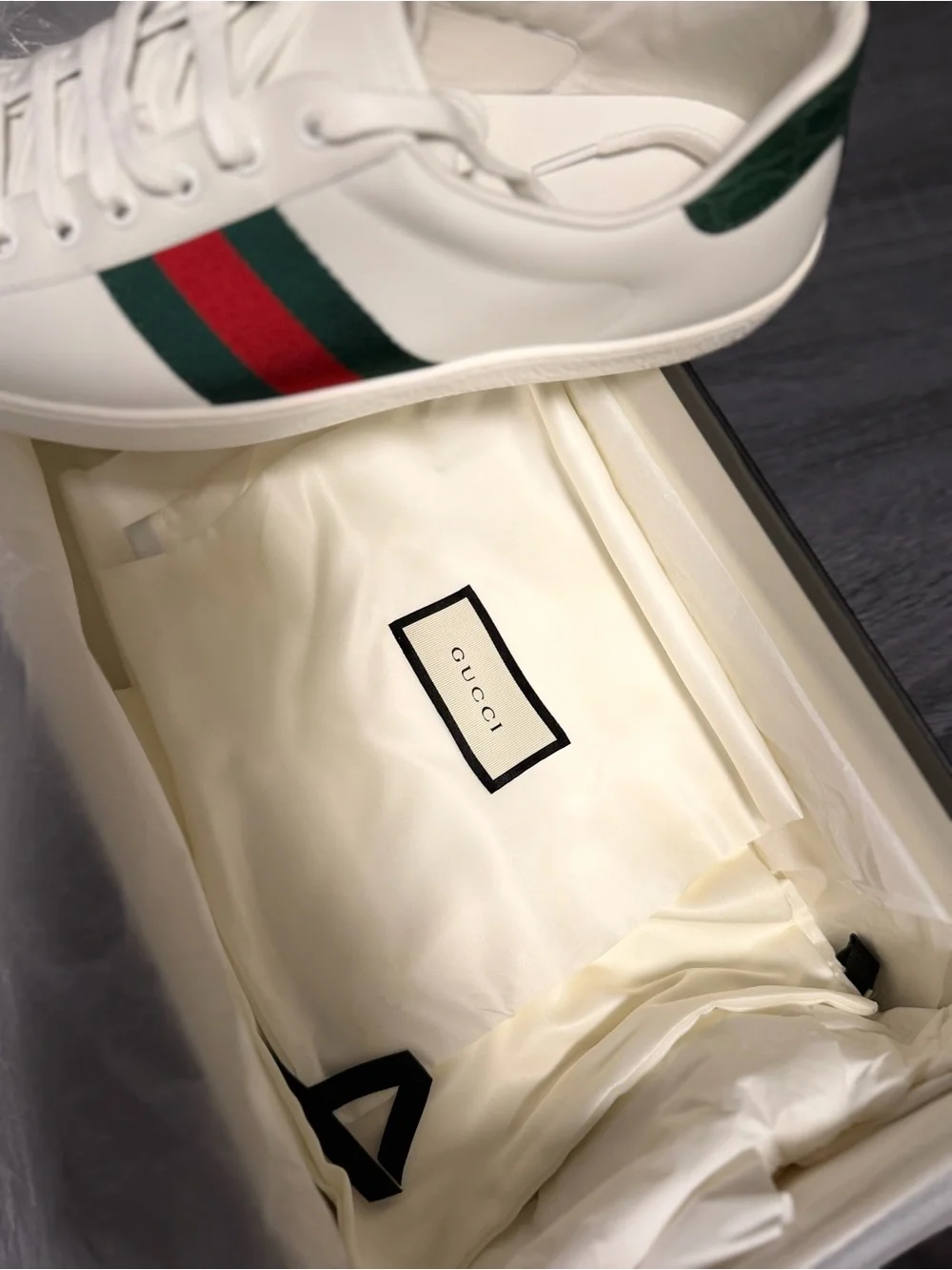 Gucci White Leather Sneakers with Green & Red Web Stripe